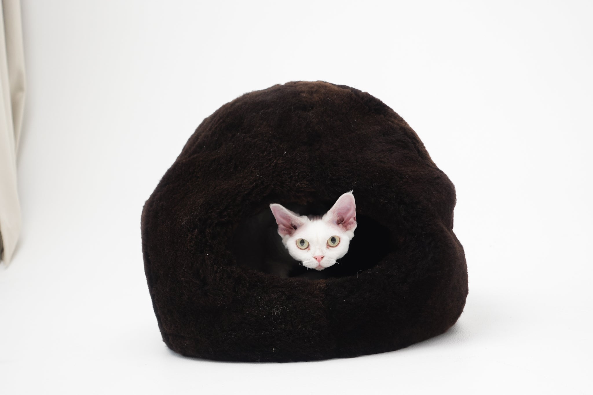 Nest Natural Sheepskin Pet Bed - Brown